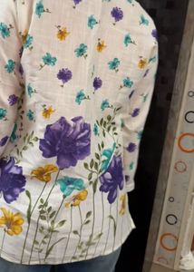 white colour Short Kurti for Girls / woman Whig