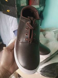 NEW NO USED CASUAL SHOES FOR MEN.