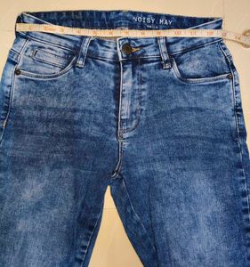 Stylish Blue Acid Wash Jeans with Zippers
