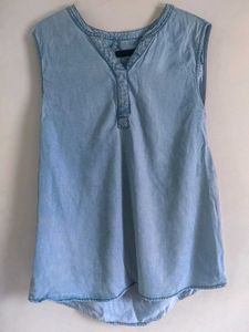 Sleeveless Denim Light Blue Top