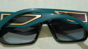 Stylish Black Framed Sunglasses