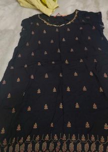 Elegant Black Embroidered Kurta