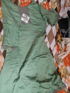 Green Embellished Kurta With Stole