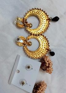 Stunning Gold Earrings Set