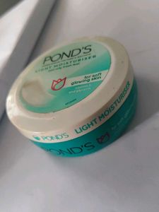 Pond's Light Moisturiser