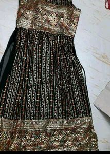 Elegant Black &amp; Gold Embroidered Kurta Set