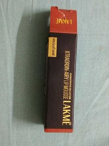 Lakme Xtraordin-airy Lip Mousse