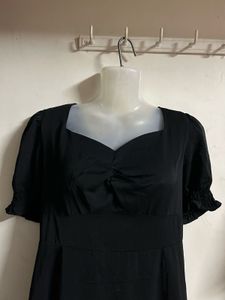 Elegant Black Short-Sleeve Midi Dress
