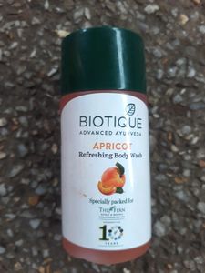 Apricot Refereshing Body Wash