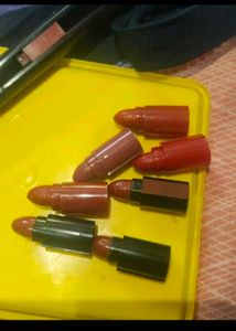 5-in-1 Lipstick Set ( 2 pack ) dark and nude both