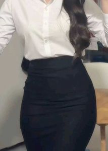 Chic Black Mini Skirt