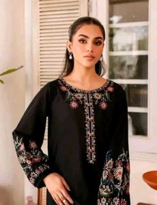 Midnight Elegance Embroidered Kurta with pant Set