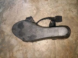Stylish Black Woven heel