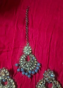 Stunning Kundan Maang Tikka &amp; Earrings Set