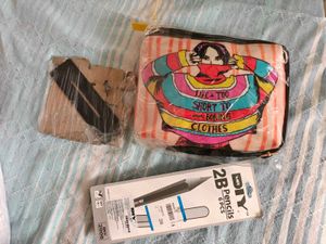 Gift setFunky Graphic Pouch &amp; Decor Set