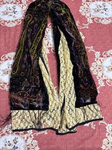 Hang N Hold Lace stole
