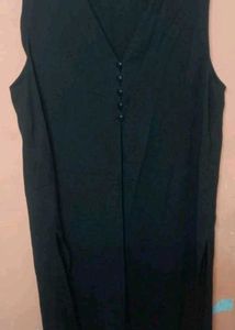 Sleeveless V-Neck Black Tunic Top