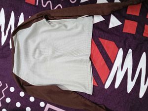 ribbed fitted top.