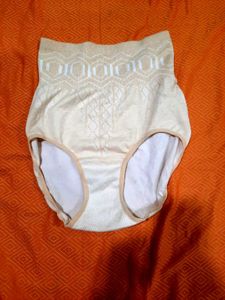 woman 👩 shapewear