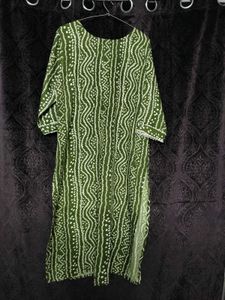 Hurry Mehandi Green Bandhani Kurti On Sale!