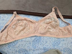 Comfortable Peach Lace Bra