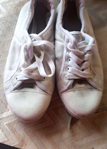 Casual White Sneakers,size 4