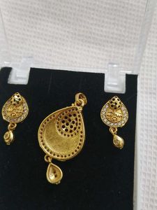 Gold Tone Pendant &amp; Earring Set