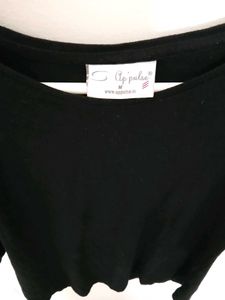 Classic Black 3/4 Sleeve Top