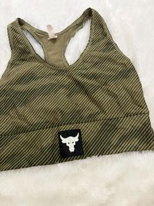 Under Armour M size Sports Bra