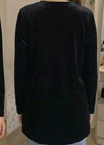 Velvet Kurta with Floral Embroidery