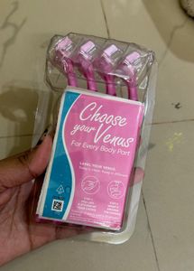 Pink Gillctte hair Razors (Set of 3)