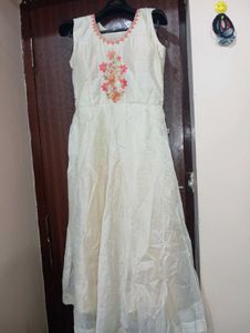 Elegant White Embroidered Kurta Set