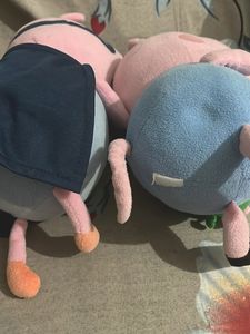 Set Of Two Peppa Pigs - Family-