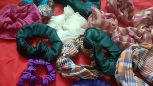 18 colorful scrunchies