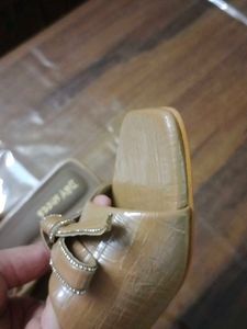 Chic Beige Bow Heels