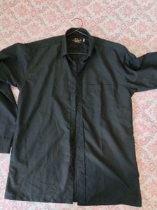 Men's Classic Black Shirt ( brand new)📍📍