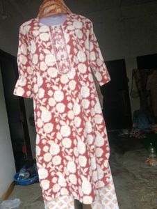 Stylish Floral Print Kurta Set