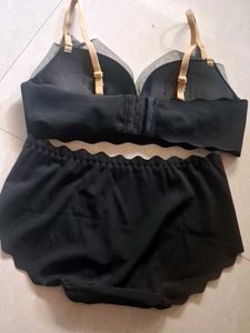 Chic Black &amp; Gold Ruffle Bikini Set