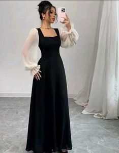Elegant Black Maxi Dress with Puff Sleeves