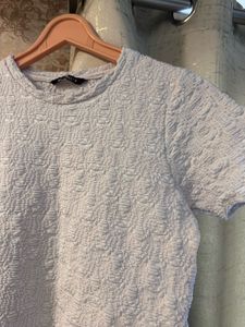 🛍️🛍️Ruffled Designer White Top, Bust- 32/34