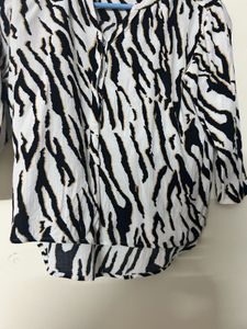 Stylish Zebra Print Button-Up Shirt