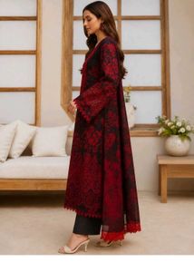 Elegant Red &amp; Black Floral Kurta S