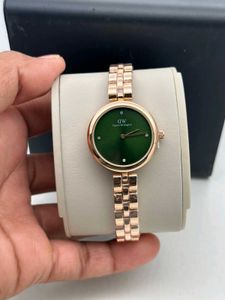 MIX BRANDED PREMIUM QUALITY LADIES WATCH AT SALE