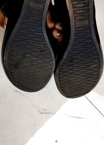 Stylish Black Wedge Sandals