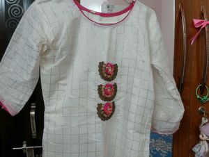Elegant White Checked Kurta XL size
