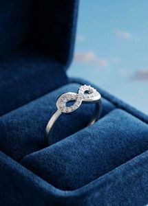 Sparkling Infinity Ring 925