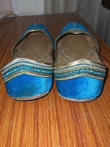 Blue Jutti with Kundan work