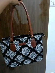 Stylish Black &amp; White Damask Tote Bag