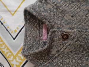 Stylish Women's Textured Button-Up Jacket