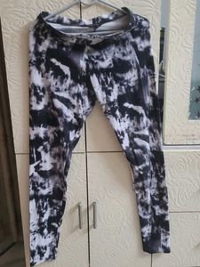 Stylish Tie-Dye Leggings